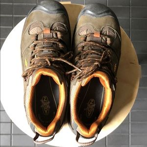 KEEN waterproof hiking shoes